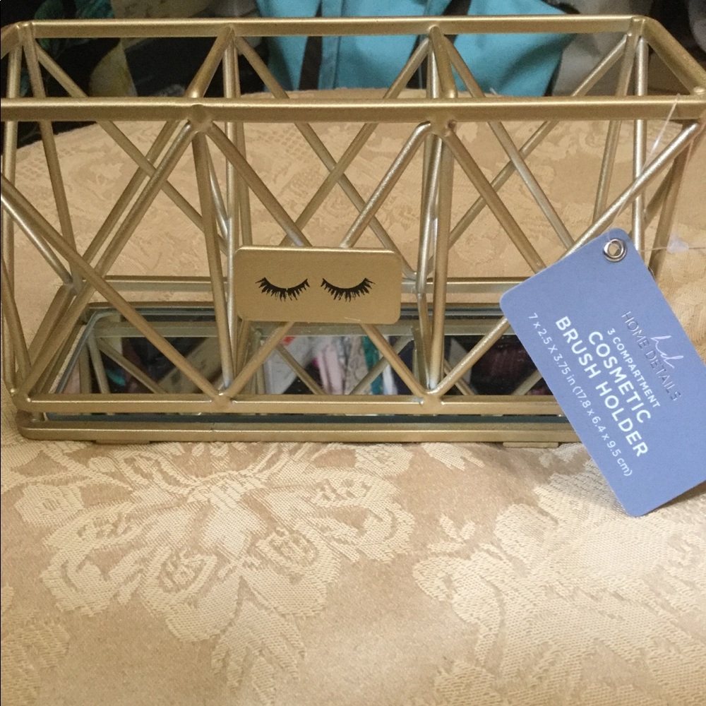 Cosmetic brush holder